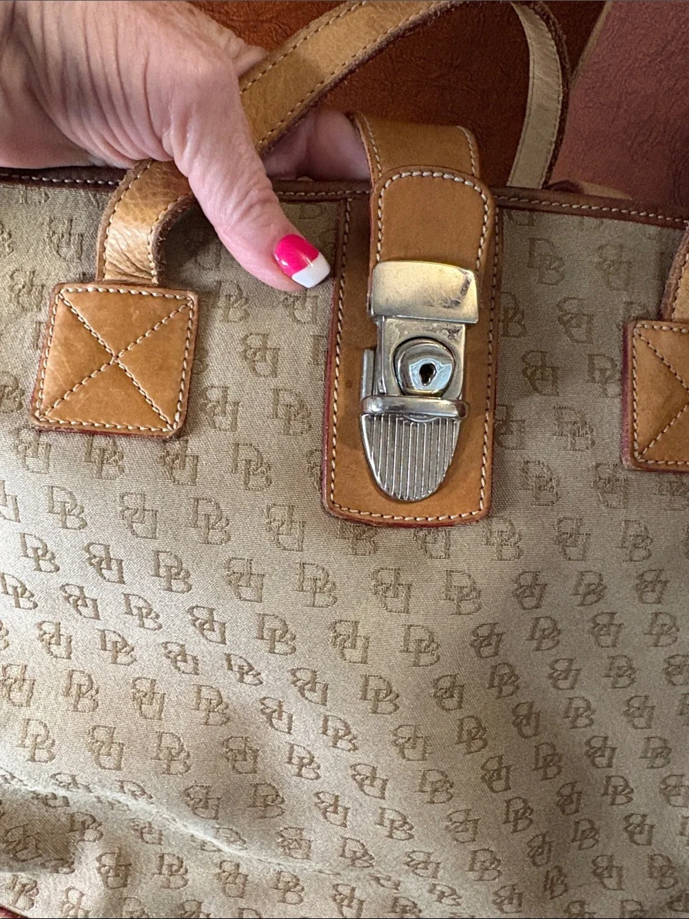 N/A stylish beige